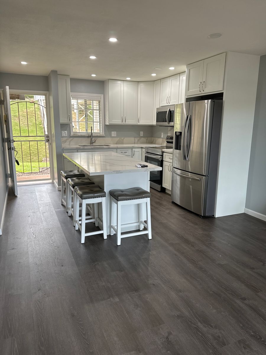 Kitchen & Dining Area